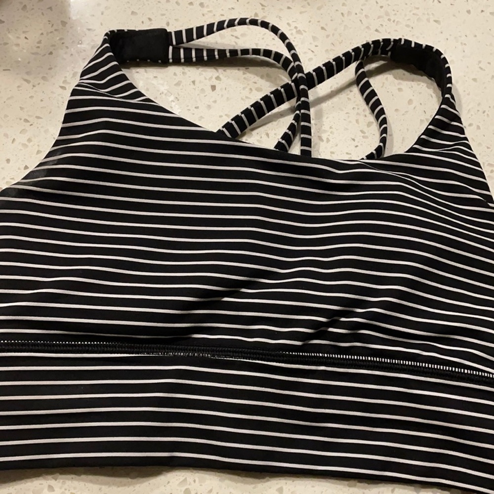 Lululemon black and white striped energy bra, sz 4